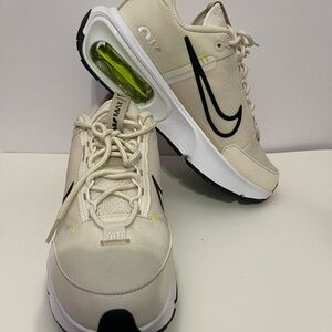 NWOT Nike Air Max Intrlk sz 9